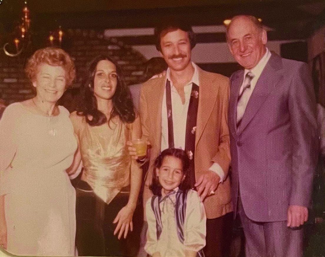 Pearl, Laura, Robert, daughter Sara, and Sidney