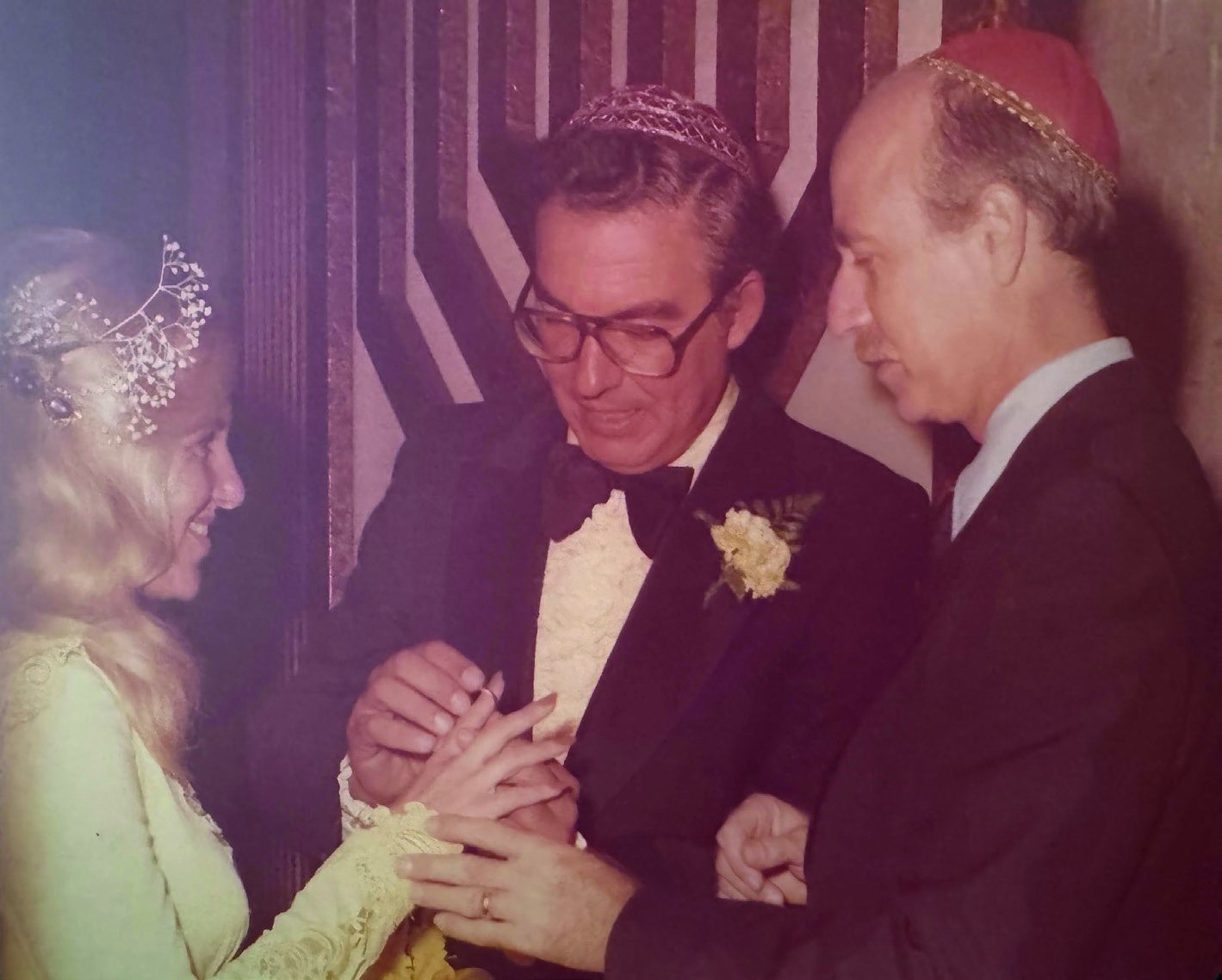 Rabbi Ralph Kingsley performing the wedding vows