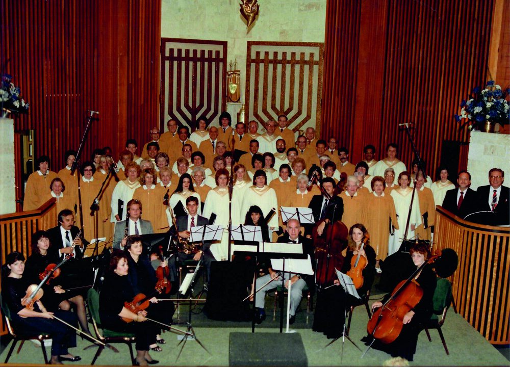 Temple Sinai Choir along with the Kendall United Methodist